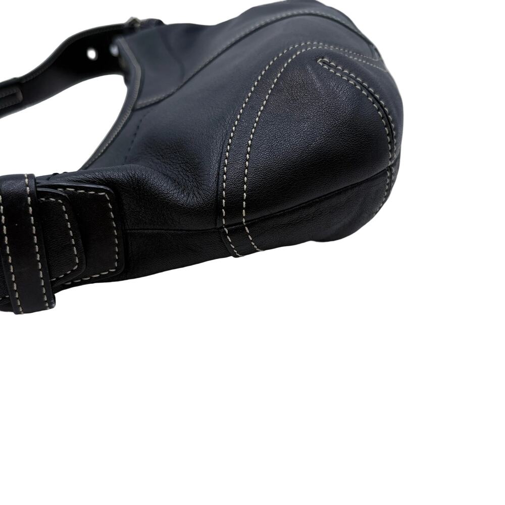 Authenticated Coach Leather Hobo Handbag – Classic Everyday Carry - Picture 4 of 9